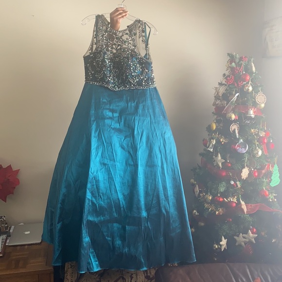 Prom Dress - Picture 8 of 16